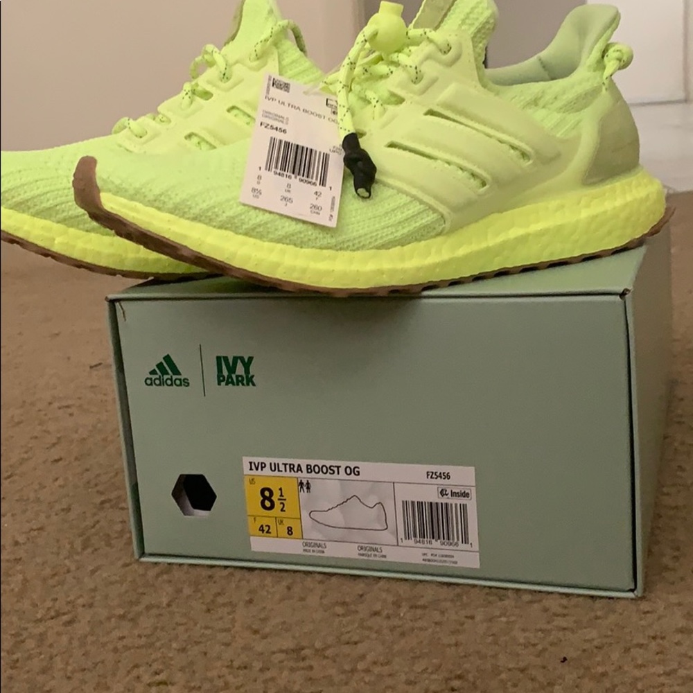 Ivy Park Ultra Boost OG sneakers size 8.5 - Picture 1 of 4